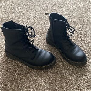 Dr Marten Black Boots 6